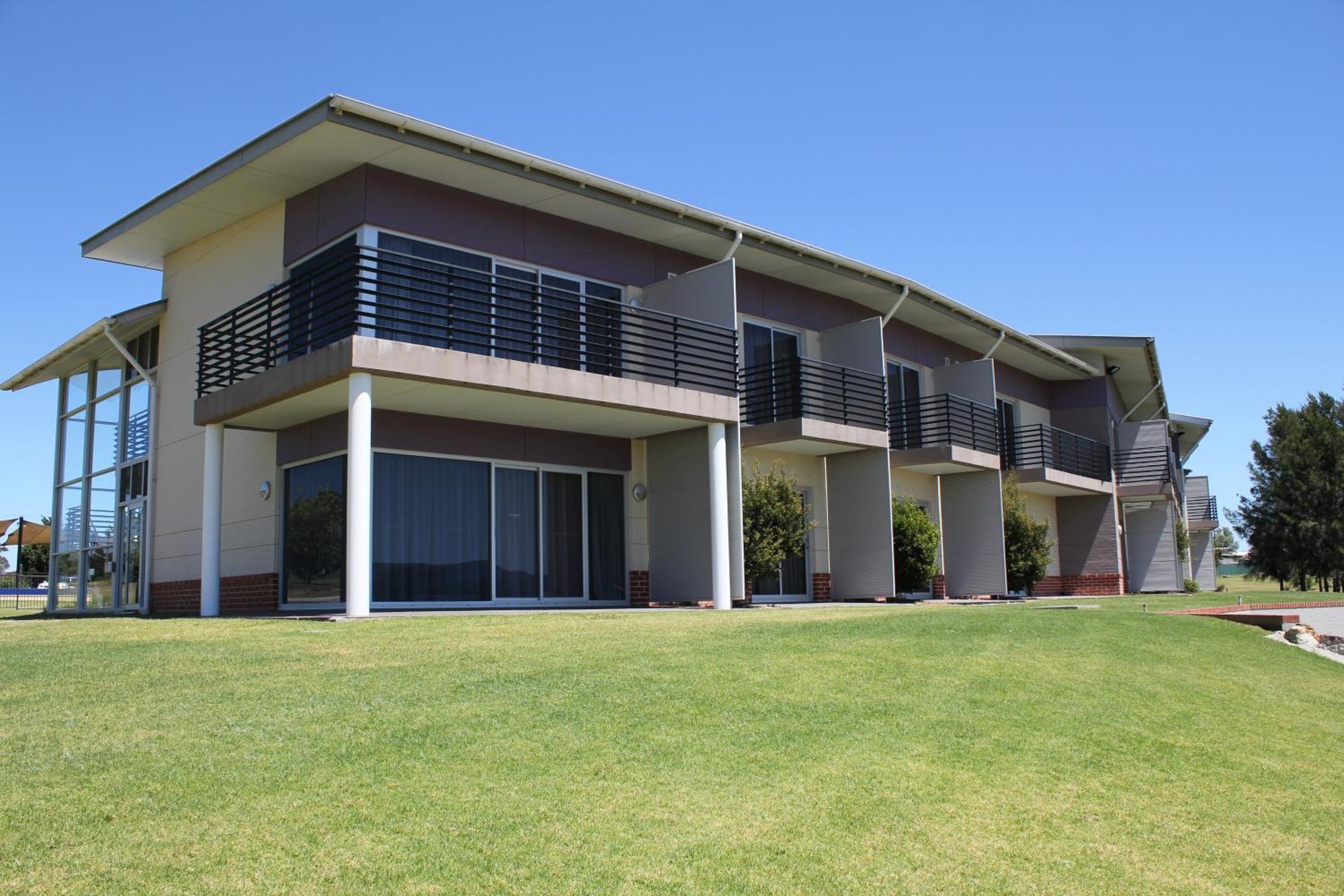 Springs Shoalhaven Nowra Motel Exterior photo