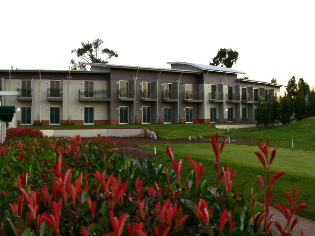 Springs Shoalhaven Nowra Motel Exterior photo